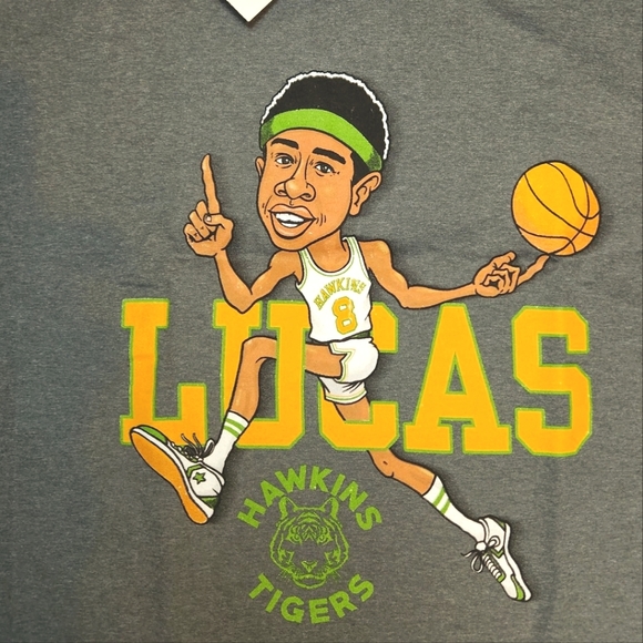 Netflix Stranger Things Lucas Basketball Large T-Shirt - Picture 2 of 3